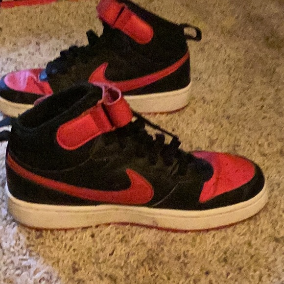 Used Nike red and black dunk highs size youth 4.5 - Picture 5 of 7